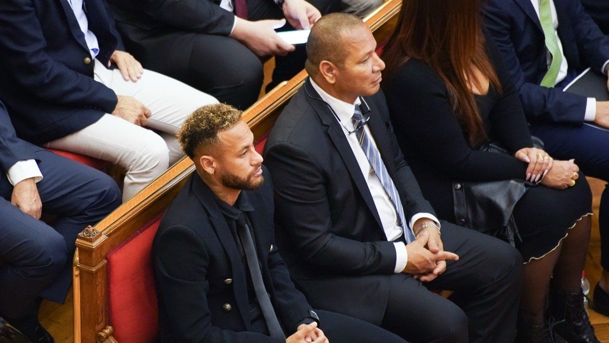 Neymar declared in the trial for his move to Barcelona: “I sign what my father tells me”