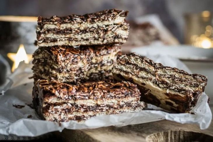 Este dulce tradicional de la cultura alemana puede prepararse con tan solo un par de ingredientes que se pueden encontrar fácilmente en los hogares o supermercados. Este dulce tradicional de la cultura alemana puede prepararse con tan solo un par de ingredientes que se pueden encontrar fácilmente en los hogares o supermercados.