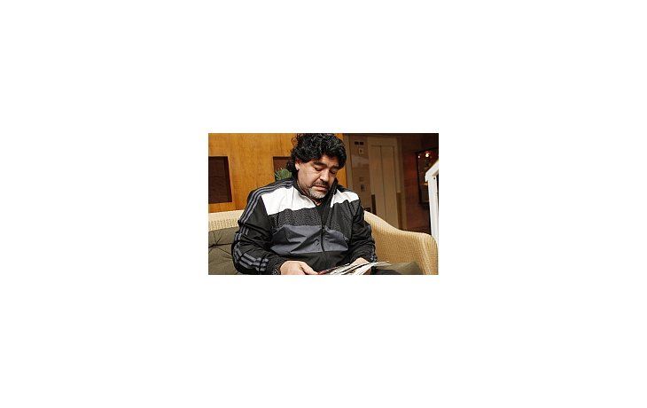 Diego Maradona indicó que ya está preparado y que no descarta dirigir en el fútbol español.
