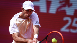 El portugues Nuno Borges se vio perjudicado por un out que partió desde la tribuna y le hizo perder elpunto. Después terminó cayendo ante el chileno Cristian Garín en los cuartod de final del torneo de Estoril.