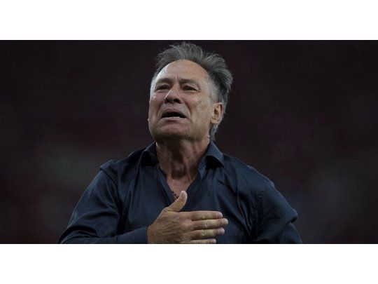 Holan se va de Independiente.