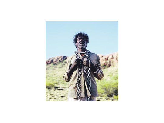 David Gulpilil, a quien Peter Weir hizo famoso en «La última ola», protagoniza esta fuerte producción australiana.