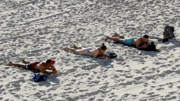 Europa abre el turismo para salvar la temporada de verano