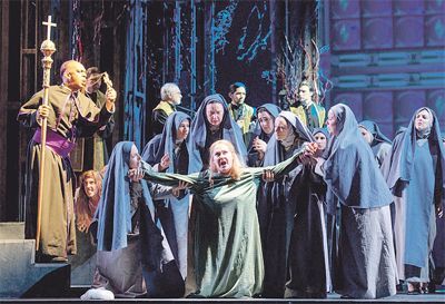 El menú de ópera tuvo producciones muy logradas, como por ejemplo “El ángel de fuego” de Prokofiev en el Teatro Colón.