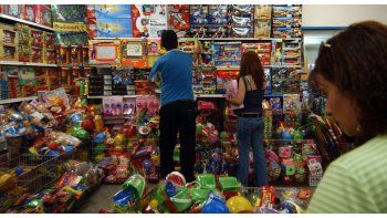 Navidad austera: casi la mitad de los argentinos gastará menos este año
