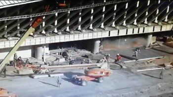 Las cámaras captaron el momento justo del derrumbe que dejó un muerto y 10 heridos.