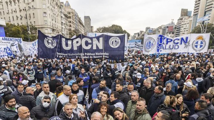 UPCN aceptó la propuesta paritaria del Gobierno. UPCN aceptó la propuesta paritaria del Gobierno.