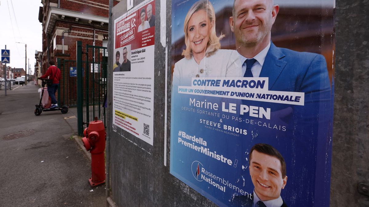 200 candidates for parliament have resigned to stop Marine Le Pen’s far right
