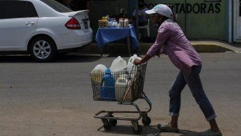 Los apagones y la falta de agua empeoran la crisis por coronavirus en Maracaibo.