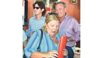Elisa Carrió y Martín Lousteau   salieron de gira a Entre Ríos para  apoyar allí al candidato radical Atilio Benedetti. La ocasión sirvió para lanzar la última etapa de la campaña que tendrá, más que antes, un listado de medidas económicas.