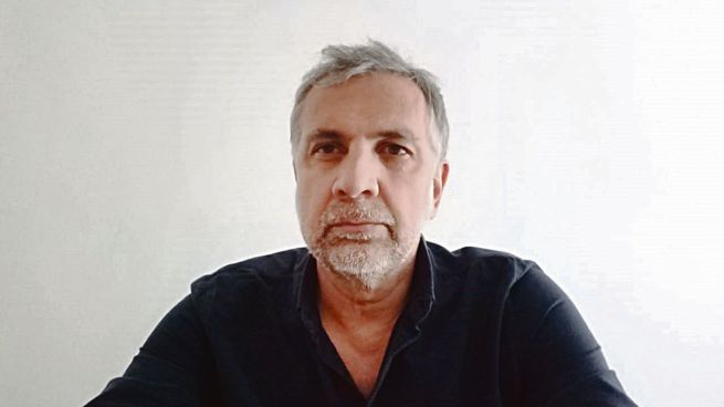 Juan Manuel Palacio. Compilador y autor de “Desde el banquillo”