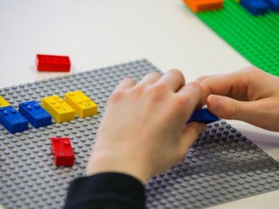 letra Manhattan Condición previa Lego crea ladrillos para niños con problemas visuales