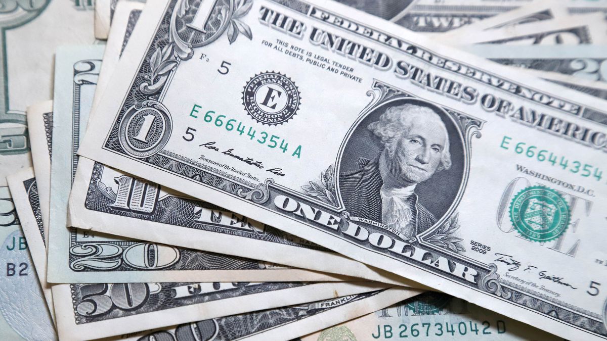 The volatile financial dollar: CCL fell from 0 accompanied by the MEP