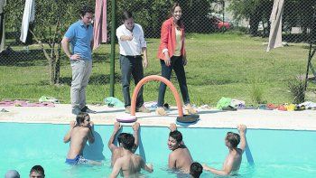 San Miguel. Junto al intendente peronista de Cambiemos, Jaime Méndez, la gobernadora María Eugenia Vidal visitó una escuela que permanece abierta durante el verano.&nbsp;