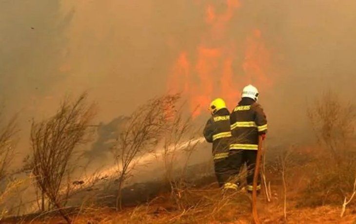 Con temperaturas superiores a los 40 grados, se agravan los incendios en Misiones.