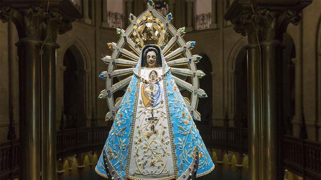 El 8 de mayo se conmemora la coronación pontificia de la Virgen en 1887.&nbsp;