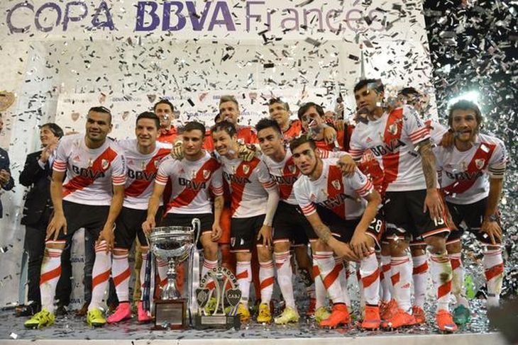 RIVER CON LA COPA 2015.jpg