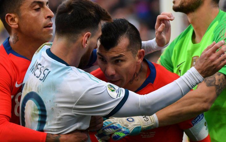 Para Medel, Argentina fue bastante perjudicada por los árbitros