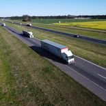 El Gobierno lanzará una licitación para privatizar rutas y autopistas nacionales. El Gobierno lanzará una licitación para privatizar rutas y autopistas nacionales.