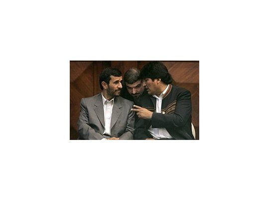 El acuerdo fue firmado entre Evo Morales y Mahmud Amadinejad durante la visita que realizó el boliviano el lunes pasado a Teherán