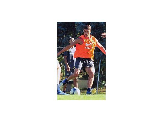 Battaglia dejó la pretemporada por un dolor en su tobillo derecho.
