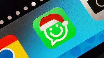Así se ve el navideño logo de WhatsApp utilizando la aplicación Nova Launcher.