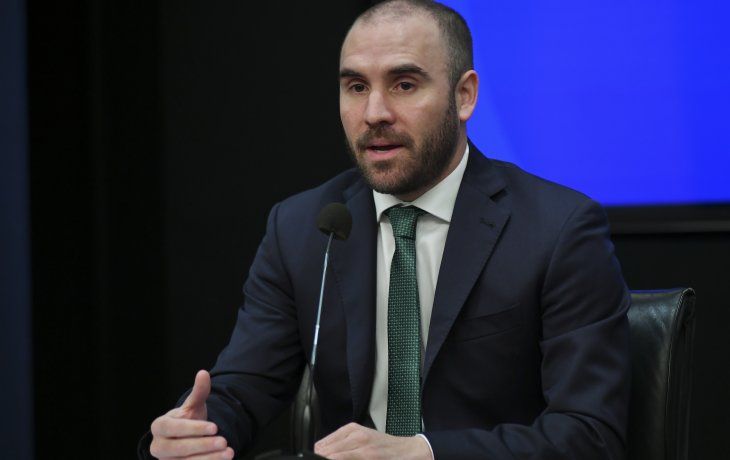 Clave. Martín Guzmán hizo el anuncio en conferencia de prensa. Se apuntará a una reestructuración más permanente con el Club de París, dijo, mientras siguen las negociaciones con el FMI.