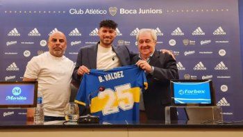 boca presento oficialmente a bruno valdez y confirmo la salida de un jugador