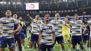 La Conmebol dio a conocer el once ideal de las semifinales de la Copa Sudamericana y Boca copó la lista con seis jugadores.