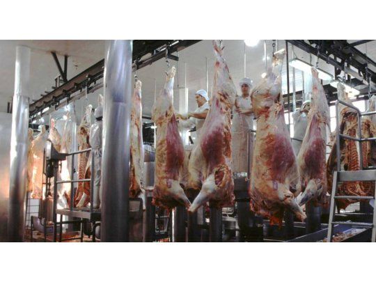 El Gobierno definió bajar a cero las retenciones para las carnes bovinas y avícolas.