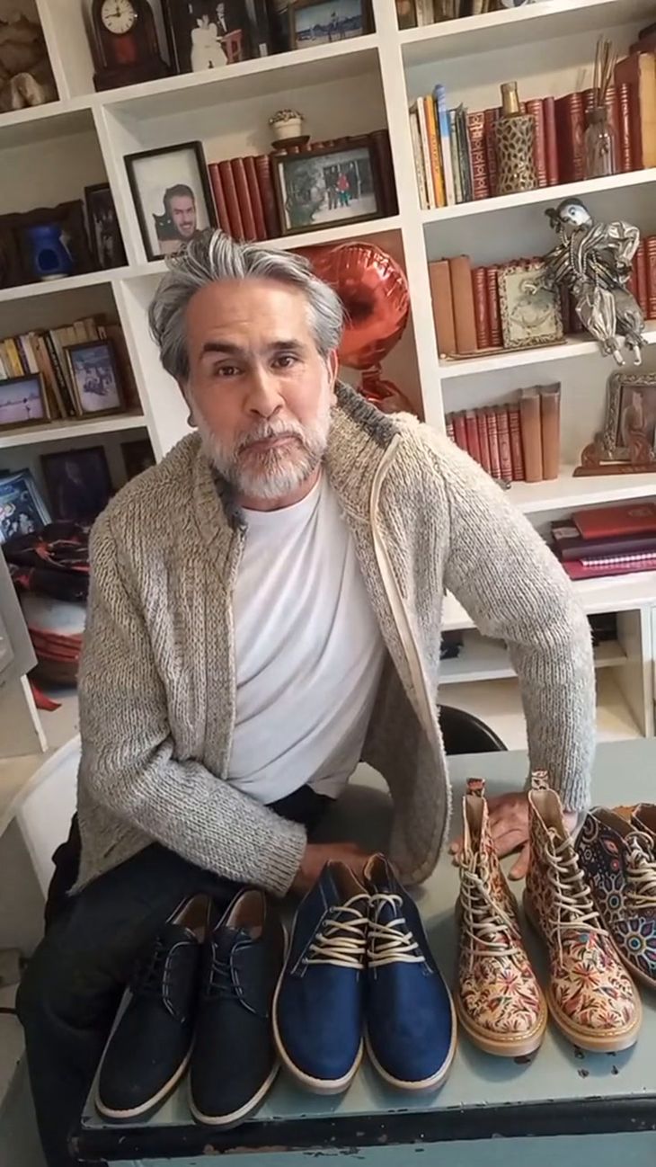 El actor comercializa botas, botines y accesorios mediante su emprendimiento By Carlos Amador. El actor comercializa botas, botines y accesorios mediante su emprendimiento By Carlos Amador.