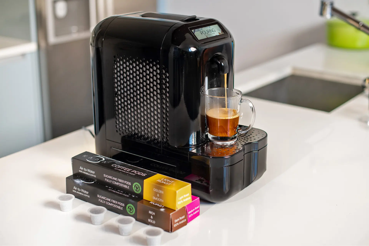 Con una tecnología única, esta cafetera ya despierta el interés de millones al convertir aire en agua potable y preparar café sin esfuerzo.  