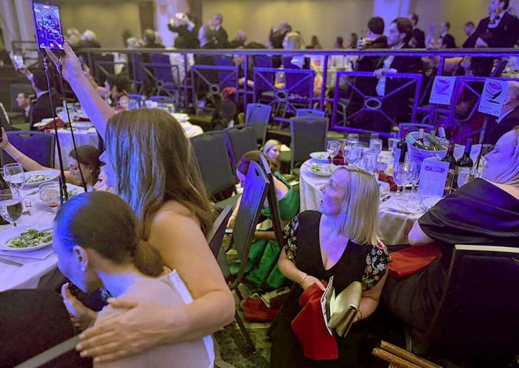 El tiroteo provocó estupor en toda la gala.