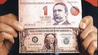 Javier MIlei vinculó al Grupo Clarín a la estafa descomunal de la pesificación asimétrica, lo cual implicó que la política se robó 14.000 millones de dólares en 2002.&nbsp;