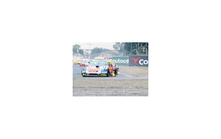 El Chevrolet de Guillermo Ortelli, con el que se acaba de coronar nuevamente campeón del Turismo Carretera, categoría que sufrirá cambios en la próxima temporada.