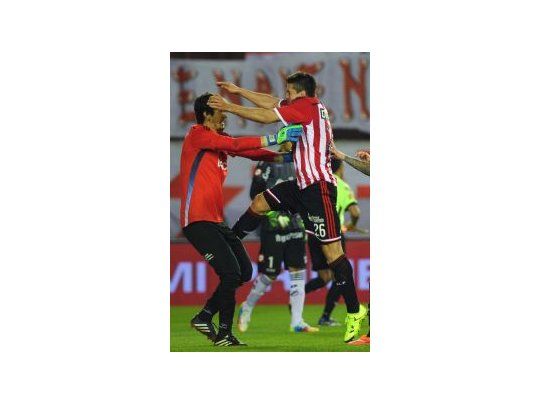 Hilario Navarro fue el héroe de Estudiantes al atajar tres penales de los cuatro que le patearon.