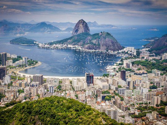 Brasil se perfila como uno de los grandes actores de la región en los próximos años con un crecimiento de la riqueza y el bienestar de los brasileños, afirma la autora.