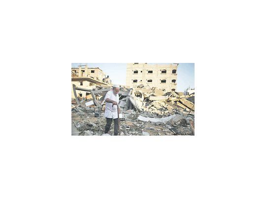 Tres días de bombardeos israelíes se notan ya por sus efectos en amplias zonas de la Franja de Gaza. Según fuentes del enclave palestino, el 70% de los muertos son civiles.