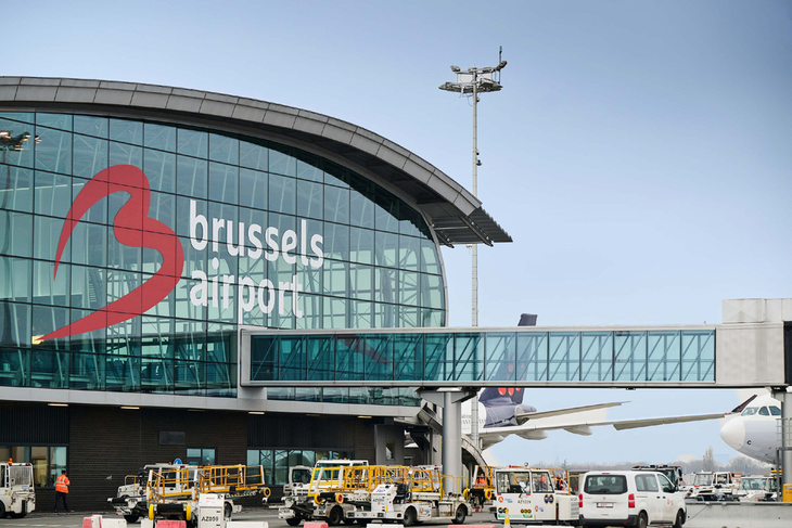 El aeropuerto de Bruselas ofrece hasta 200.000 euros por compa&ntilde;&iacute;a a&eacute;rea para cubrir el 80% del coste adicional del SAF.