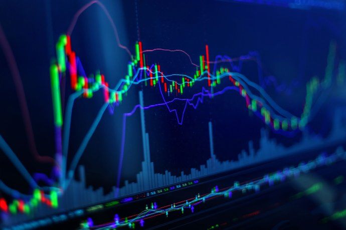 Cada punto que baja el riesgo país es un titular más, no un dólar más en las reservas. Cada punto que baja el riesgo país es un titular más, no un dólar más en las reservas.