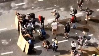 El Gobierno llevará a la Justicia a los manifestantes que participaron de los incidentes en la marcha. El Gobierno llevará a la Justicia a los manifestantes que participaron de los incidentes en la marcha.