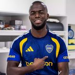 Enner Valencia firmó con Boca hasta el 31 de diciembre de 2027 y llega como una de las principales apuestas ofensivas del club. Enner Valencia firmó con Boca hasta el 31 de diciembre de 2027 y llega como una de las principales apuestas ofensivas del club.
