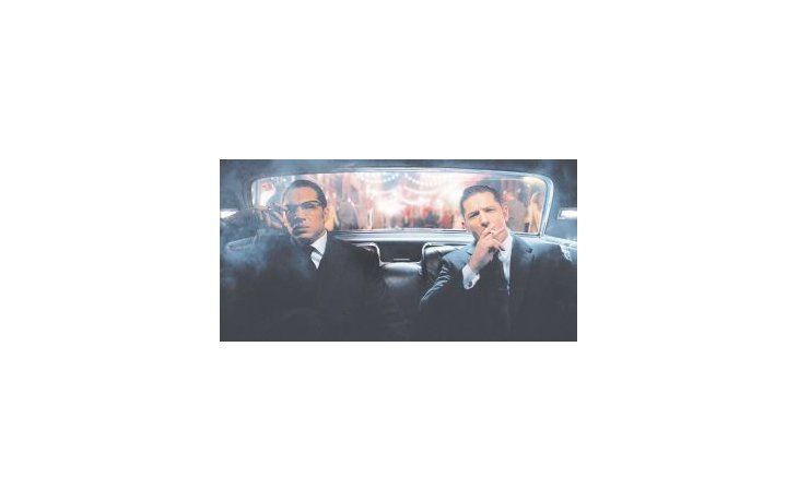 ámbito.com | Lo mejor de “Leyenda”  es la excelente doble actuación de Tom Hardy como los dos hampones gemelos Krays.