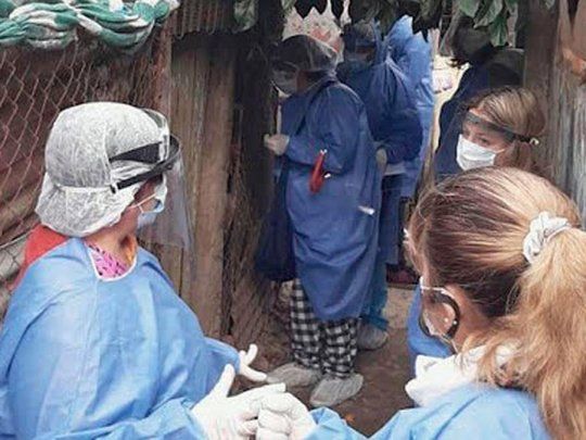 En medio del brote de&nbsp;coronavirus&nbsp;en Villa Azul,&nbsp;Alberto Fernández&nbsp;se mostrará hoy a las 11 junto a&nbsp;Axel Kicillof&nbsp;e intendentes del&nbsp;conurbano