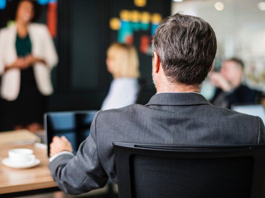 El reto para las empresas debe ser tan simple como basarse en un principio fundamental de la humanidad: “No hagas a los demás lo que no te gustaría que te hicieran a ti”.