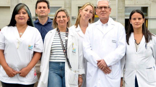 El doctor Juan Kiang, jefe del Servicio de Cirugía Cardiovascular Infantil del Hospital, expresó: “El logro fue demostrar que esta técnica es posible en un hospital nacional, ponerla al servicio del sistema de trasplantes y, sobre todo, generar confianza en otros equipos”.