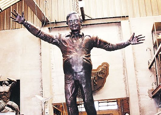 La estatua en bronce de Néstor Kirchner que se instalará en la ciudad de Río Turbio pesa 400 kilos y mide 2,20 metros.