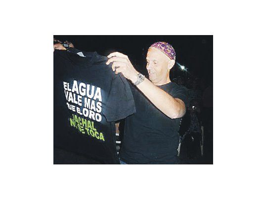 Entre dos fuegos. El rabino Bergman viajó a Jáchal y le dio su respaldo a los ambientalistas que rechazan la actividad minera.