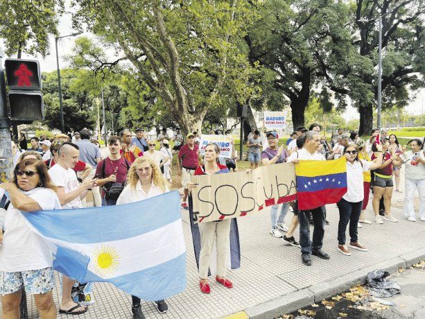 interna. El ala dura de Juntos por el Cambio ya organizó ayer protestas contra la visita de Nicolás Maduro a la Argentina para la cumbre de la Celac. Desde hoy Buenos Aires será un caos de marchas y protestas.