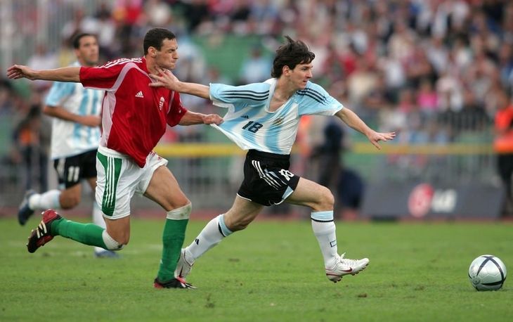 Football has these things: Messi played his first ball with the albiceleste and ended up expelled. Football has these things: Messi played his first ball with the albiceleste and ended up expelled.
